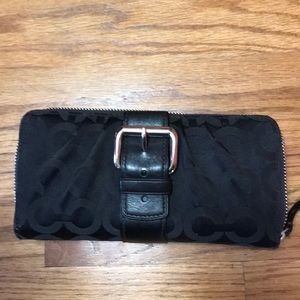 Coach wallet used like new excellent condition